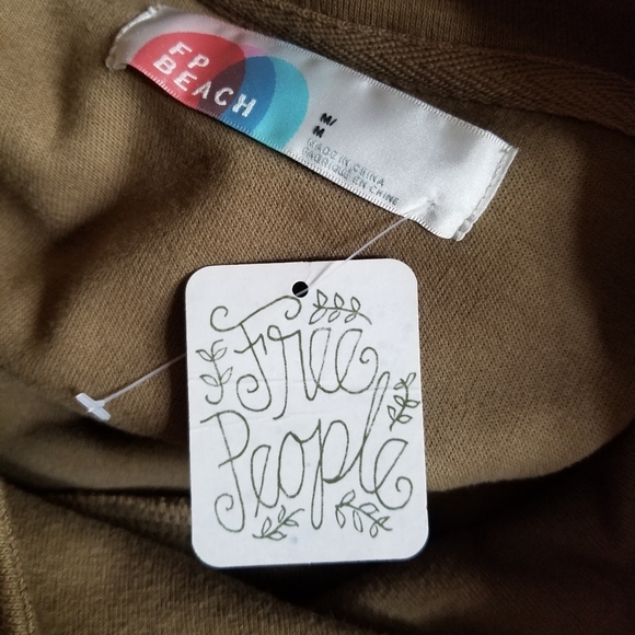 Free People Sweater. Size Medium - Picture 9 of 11